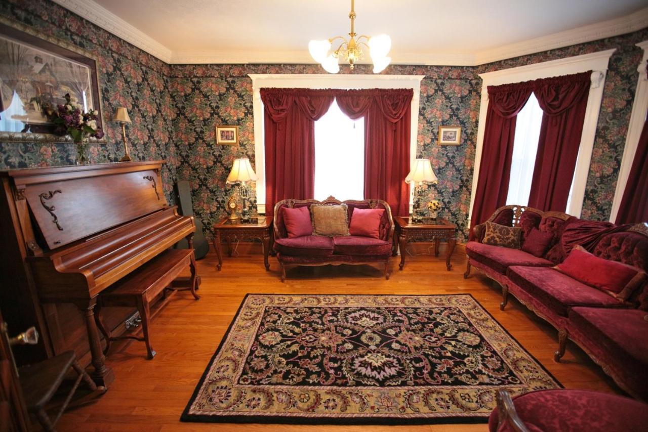 Twin Peaks B&B Mindemoya 外观 照片